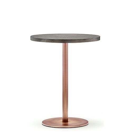 <b>Pie de mesa redondo</b> para hostelería. Una estructura de pie central para <u>mesas de hostelería</u> con un acabado envejecido. El pie está disponible en 4 tonos vintage: latón