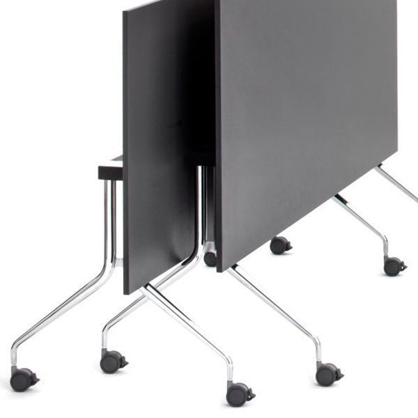 Mesa abatible estructura en acero lacado con tablero de 70x200 cm en diferentes acabados a elegir.