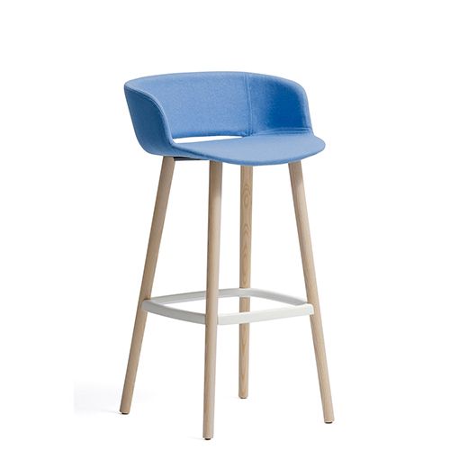 Taburete Babila de Pedrali con patas de madera