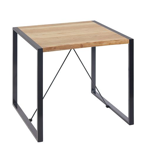 Mesa de hostelería estilo industrial. Está formada por una estructura de acero lacada (color a elegir entre muestrario). La tapa de la mesa está elaborada en madera de pino