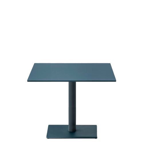 Pie de mesa bajo con base redonda de fundición o acero de 40x40 cm y columna de aluminio extruido de Ø6 cm disponible en diferentes acabados a elegir.