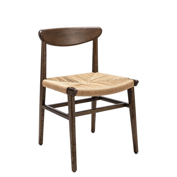 Silla estilo escandinavo con asiento trenzado para hostelería. Estilo nórdico con aire rústico mediterráneo para restaurantes y hostelería.