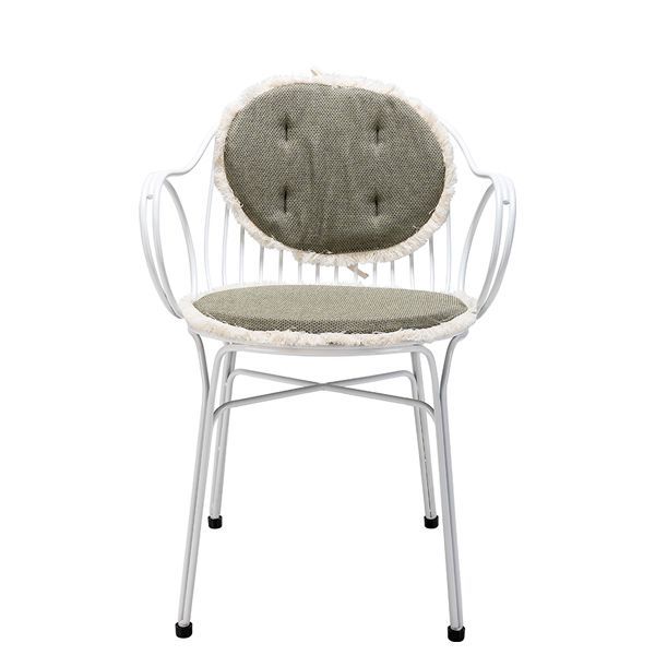 Posibilidad de incluir cojines con flecos para asiento y respaldo.