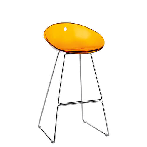 Taburete moderno de plástico GLISS TB. Un complemento que permite ser combinado con diversos tipos de mobiliario de hostelería. Gracias a su diseño en policarbonato transparente