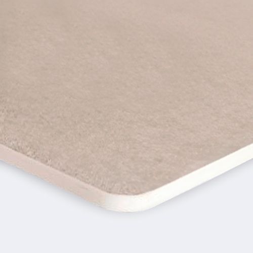 Sobre de mesa en gres porcelánico para restaurantes y terrazas de hostelería. Gres porcelánico como material duro, compacto y no poroso.
