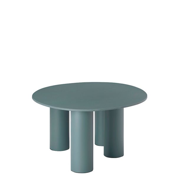Mesa baja redonda con patas de aluminio lacado y tablero laminado apto para exterior.