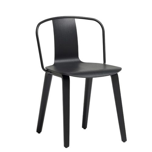JAMAICA SI es una silla de diseño nórdico y minimalista con una acertada combinación de materiales. La estructura de las patas en fresno macizo con posibilidad de teñir en diferentes acabados