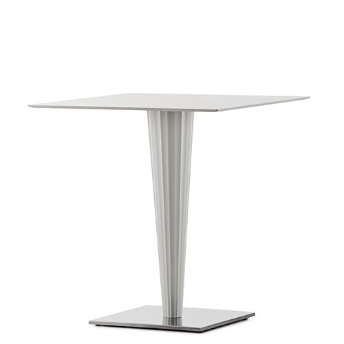 Pie de mesa de diseño para restaurante. La colección KRYSTAL presenta múltiples opciones de estructuras para completar diferentes tamaños de mesas