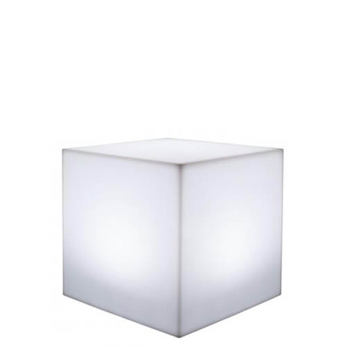 <b>Pouf con luz KUBE LIGHT</b> para hostelería y terrazas de bares y locales de moda. Una elegante manera de crear un ambiente más íntimo y cuidado