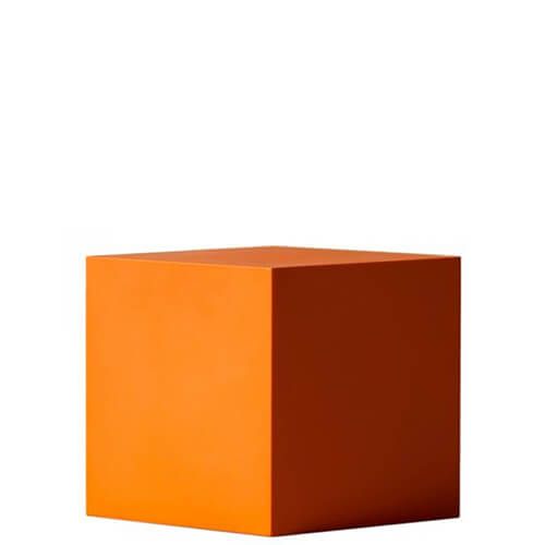 Un <b>pouf taburete minimalista </b>en polipropileno de estilo minimalista de líneas puras y limpias que puede combinarse de forma original y muy atractiva para ambientar un local