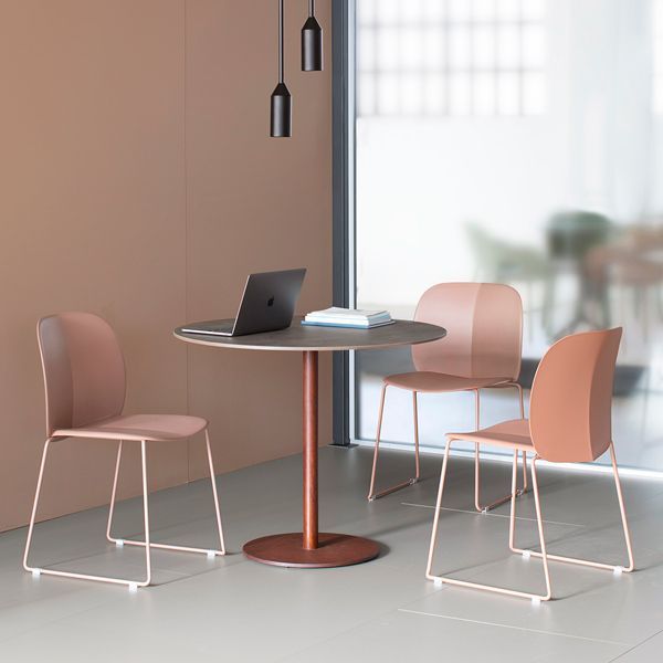 Silla exterior ecológica con carcasa en tecnopolímero