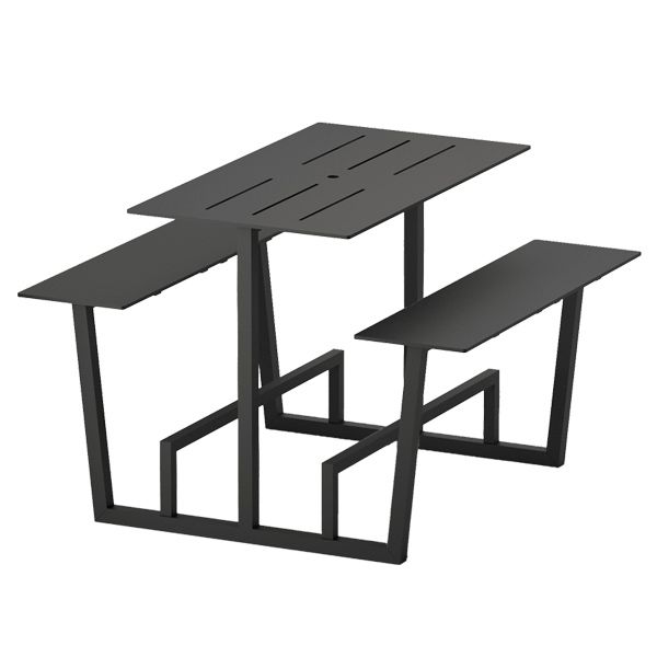 La versión en compacto fenólico incluye orificio para sombrilla y ranuras para smatphones y tabletas.