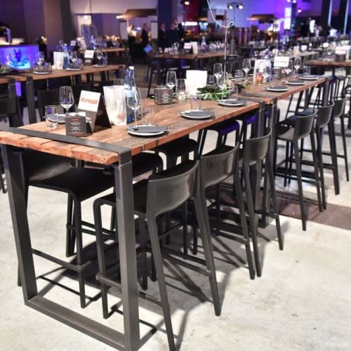 Taburete alto y altura media Nassau 537 Et Al para hostelería. Taburete apilable en plástico para cafeterías, restaurantes o terrazas de hostelería.