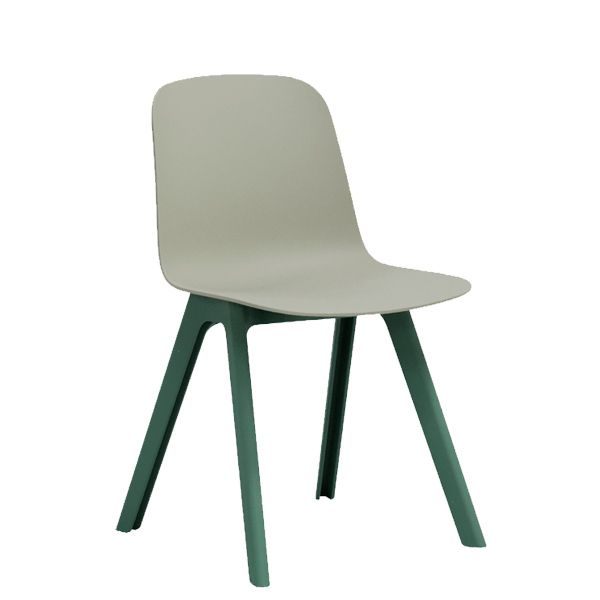 Silla moderna en plástico para hostelería, de estilo moderno o minimalista. Silla original para restaurantes y terrazas de hostelería.