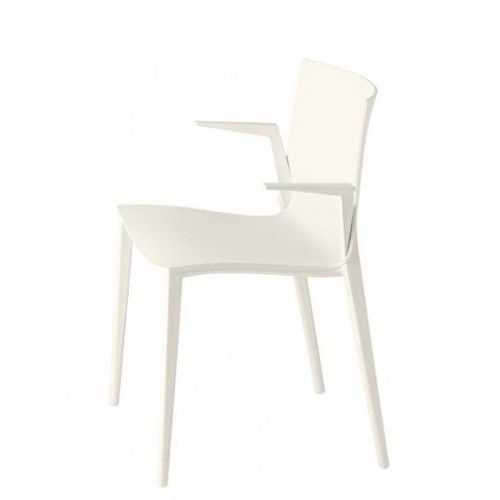 Palau 1021 Et Al Sillón en plástico para hostelería y terrazas de restaurantes y hoteles. Estilo, ligereza y confort para cualquier proyecto.