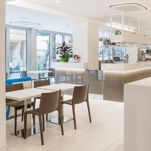 Nassau 533 Et Al silla para hostelería. Silla apilable en plástico para cafeterías, restaurantes o terrazas de hostelería.