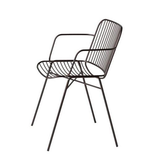 SHADE SB es un sillón para terrazas y restaurantes totalmente fabricada en acero galvanizado con un aspecto industrial y a la vez moderno y actual. Es un sillón fácil de apilar
