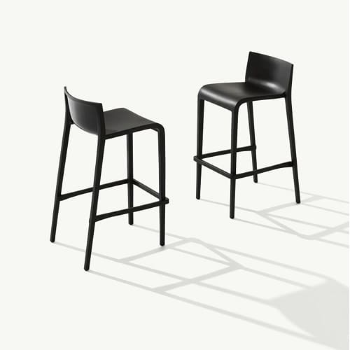 Taburete alto y altura media Nassau 537 Et Al para hostelería. Taburete apilable en plástico para cafeterías, restaurantes o terrazas de hostelería.