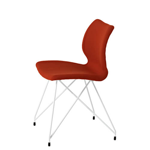 La silla UNI TESS SIE se caracteriza por su singular entramado de tubos de acero que forma la estructura de 4 patas y que recuerdan a la Torre Eiffel de París. El diseño de su respaldo en forma curvado recoge muy bien la espalda baja para mayor comodidad. Además