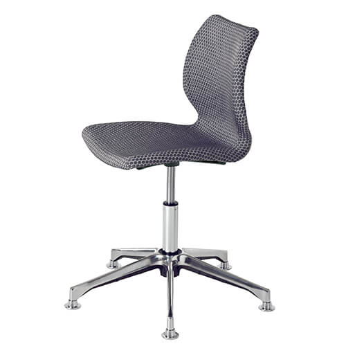La colección de sillas UNI se caracteriza por su elegancia en el diseño en todos sus piezas. La silla de oficina UNI TESS SIGC se muestra con porte a simple vista gracias a su base redonda de pie central. Además