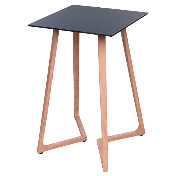Mesa alta estructura en aluminio lacado desmontable con tablero en diferentes acabados para interior y exterior.