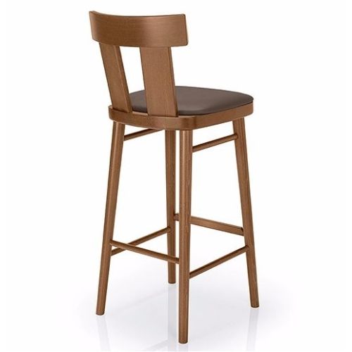 con la intención de completar las diferentes opciones de asiento en un proyecto de hostelería. Responde a un estilo rústico