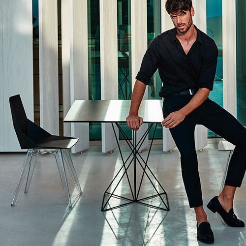 silla Faz Vondom en terraza moderna