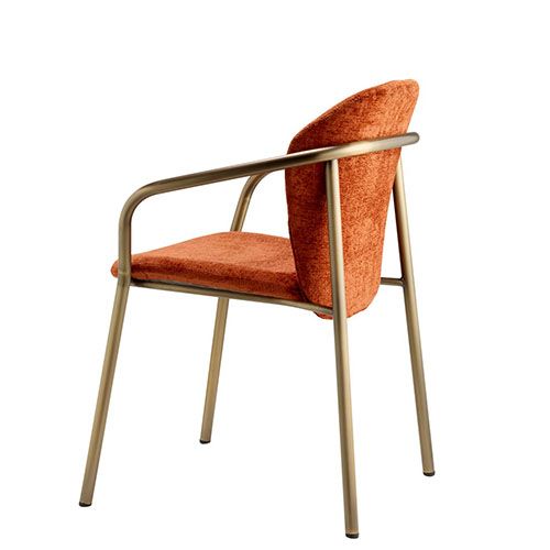 Sillón para hostelería tapizado con estructura metálica y diseño contemporáneo