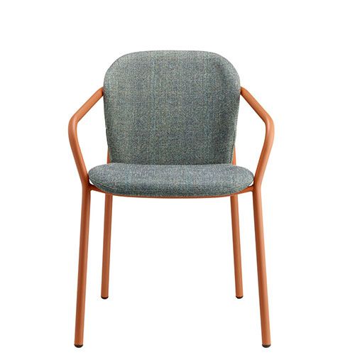 Sillón para hostelería tapizado con estructura metálica y diseño contemporáneo