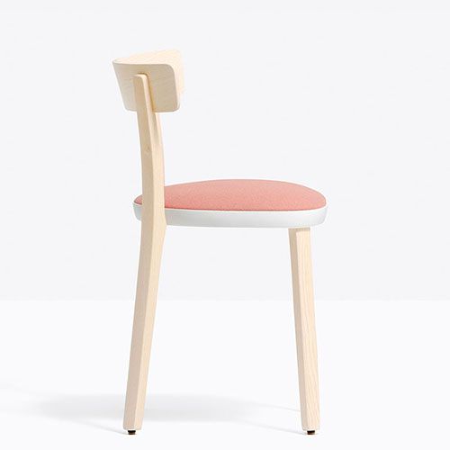 Silla Folk de Pedrali en fresno con asiento tapizado