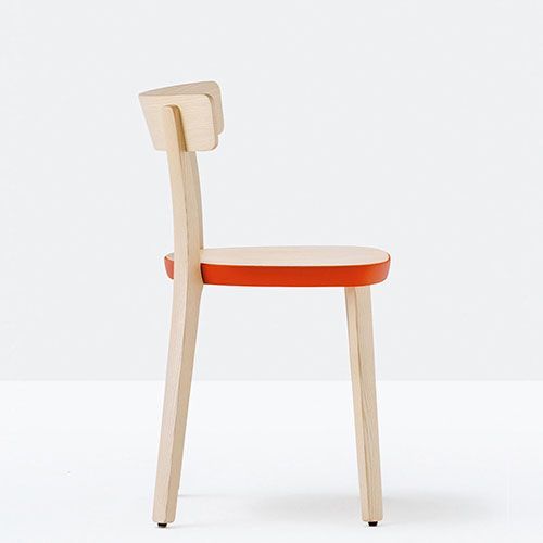 Silla Folk de Pedrali en fresno con asiento en madera