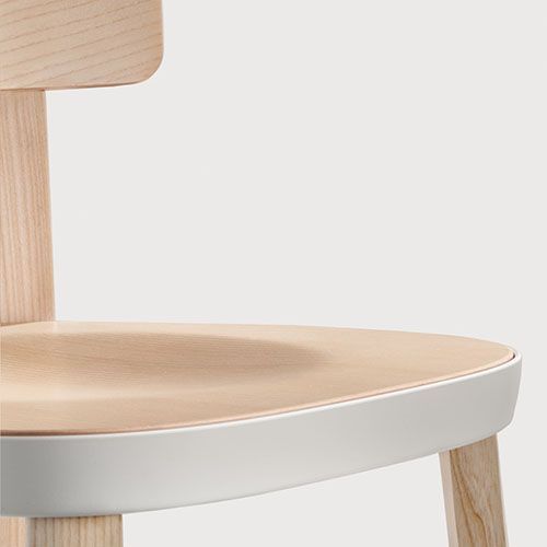 Silla Folk de Pedrali en fresno con asiento en madera