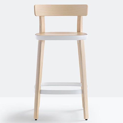 Taburete Folk de Pedrali en fresno con asiento en madera