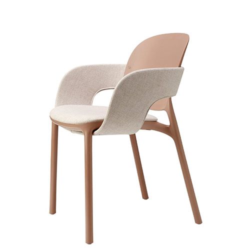 Sillón tapizado con estructura reciclada para hostelería