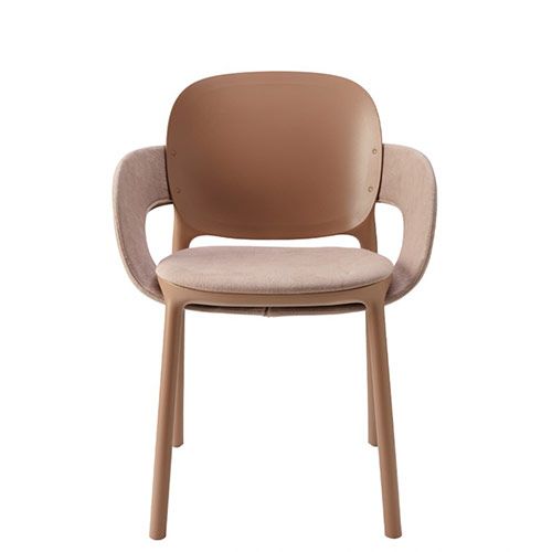Sillón tapizado con estructura reciclada para hostelería