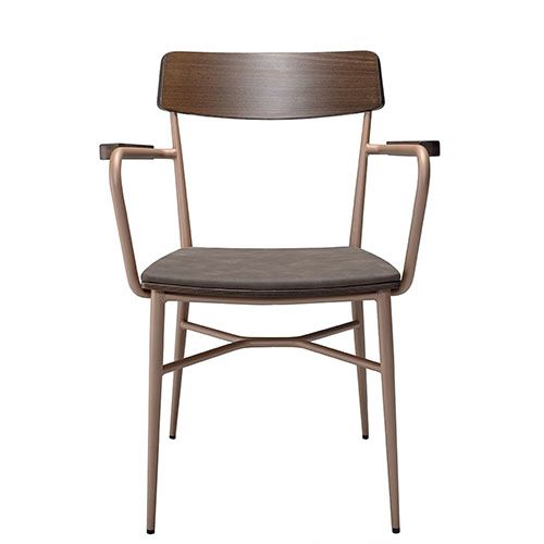 Sillón estructura de 4 patas fabricada en tubo de acero con acabado en pintura epoxi. El respaldo está fabricado en madera de haya natural