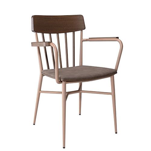 Sillón estructura de 4 patas fabricada en tubo de acero con acabado en pintura epoxi. El respaldo está fabricado en madera de haya natural
