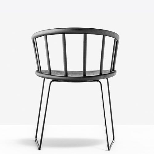 con la posibilidad de asiento tapizado.