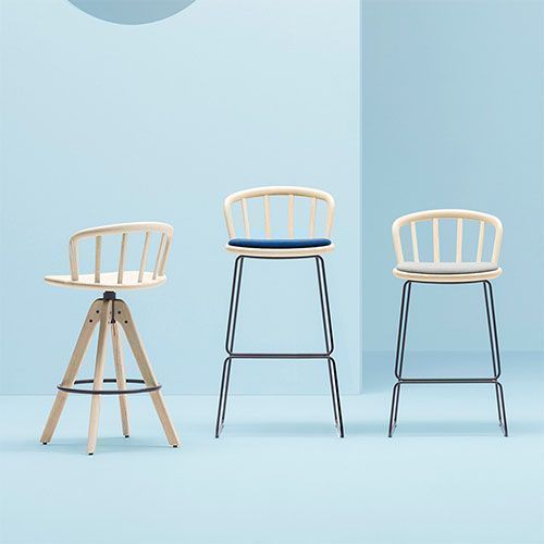 con la posibilidad de asiento tapizado.