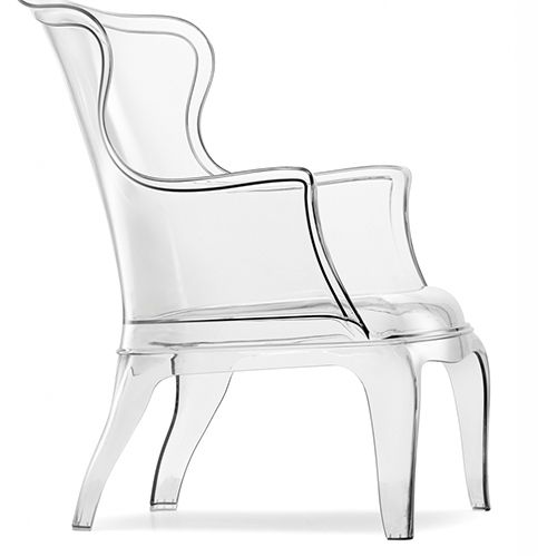 La butaca de plástico modelo Pasha de Pedrali es una butaca o sillón de diseño que combina magistralmente tradición con innovación. Un anhelo al sillón clásico orejero con la sofisticación de un acabado transparente muy actual. Un elemento perfecto como parte