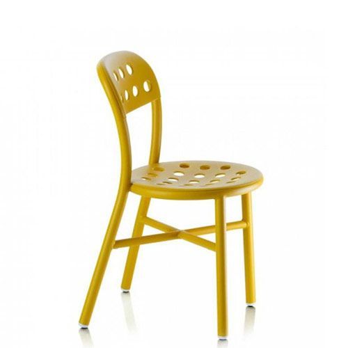 Silla Pipe Magis en aluminio lacado con asiento perforado