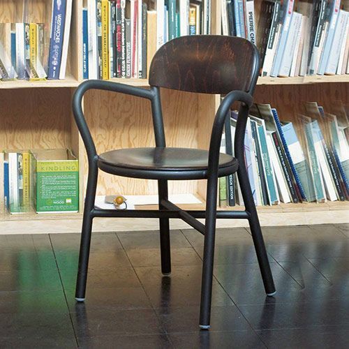 Sillón Pip Magis en restaurante contemporáneo