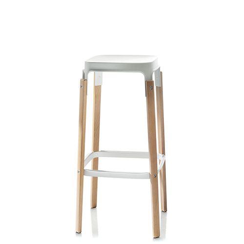 Taburete Steelwood Magis en madera de haya maciza y acero lacado