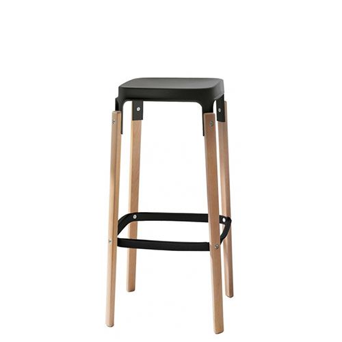 Taburete Steelwood Magis en madera de haya maciza y acero lacado
