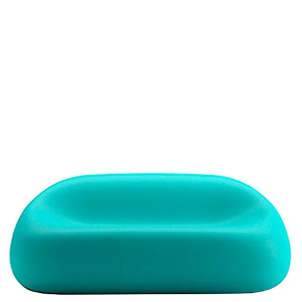 Sofá de Polietileno para Exterior – Diseño Envolvente y Luminoso