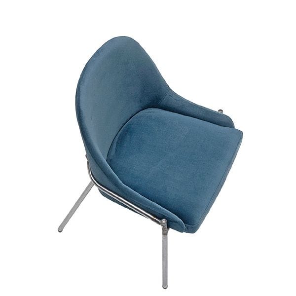 Silla tapizada con patas metálicas estilo industrial para restaurantes