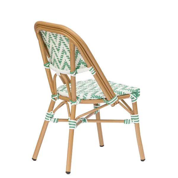 Silla ligera con asiento en médula para terrazas de hostelería