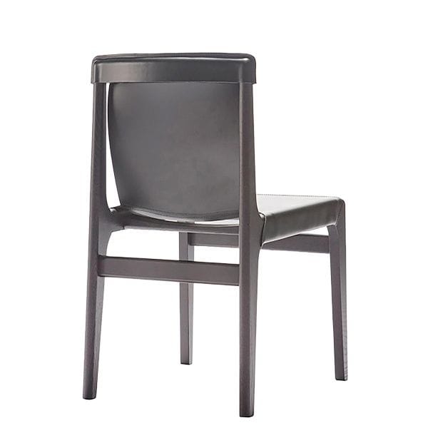Silla tapizada en cuero para interiores