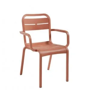 Sillón apilable estructura en polipropileno apta para terrazas