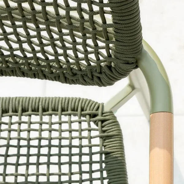 Sillón de aluminio con asiento y respaldo en cuerda para terrazas